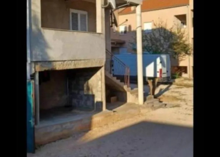 Crabhouse בית הארחה